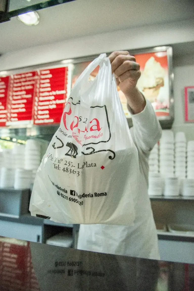 heladeriaroma006 768x1151