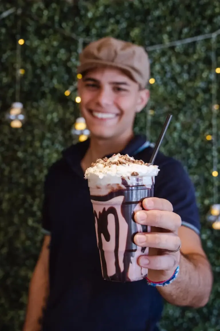 loshermanos002 768x1152