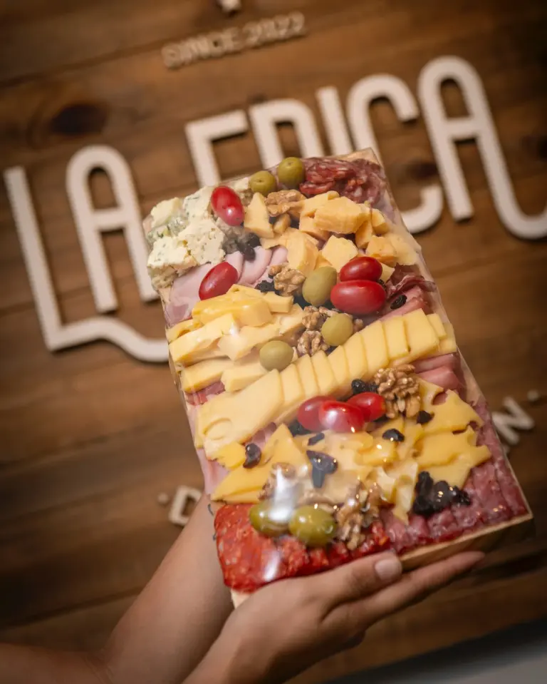 490025472 17972548712843547 2614539776488850968 n 768x959