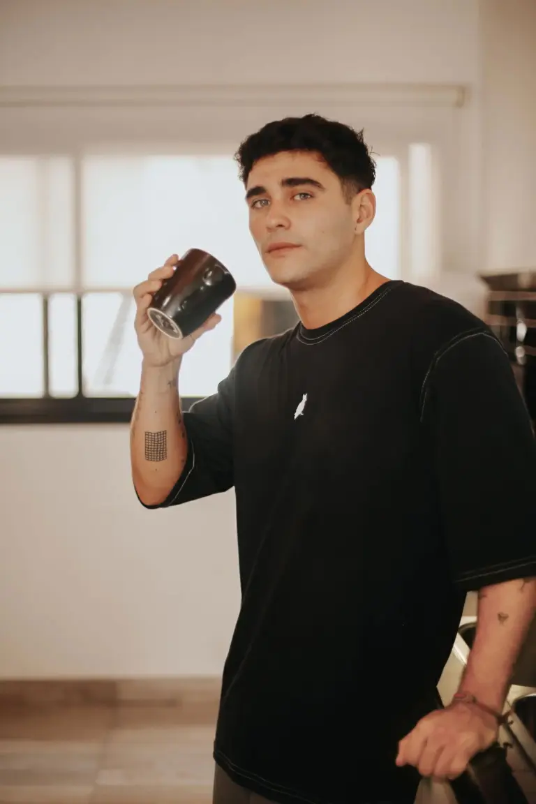 gatopajaro001 768x1152