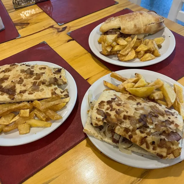 lacuevabuffet007 768x768